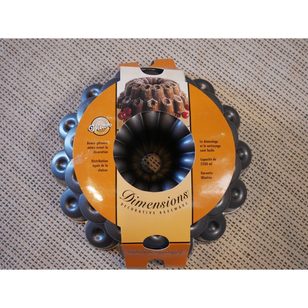 Wilton Dimensions Decorative Bundt Cake Pan 10 Cup Cast Aluminum